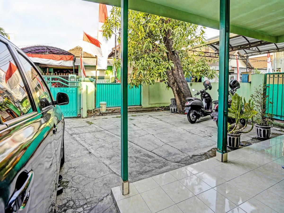 Hotel Spot On 91595 Sruni Syariah Gedangan Exterior foto