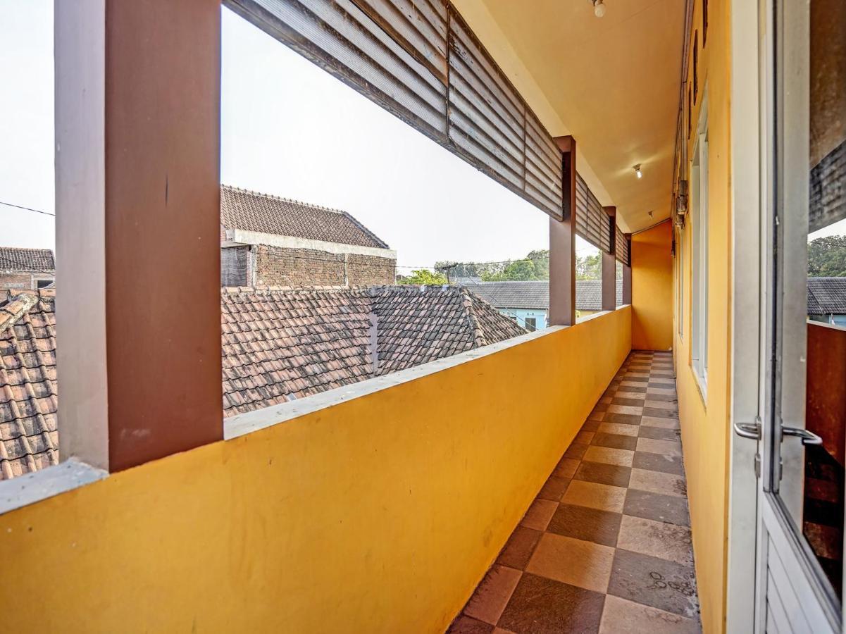 Hotel Spot On 91595 Sruni Syariah Gedangan Exterior foto