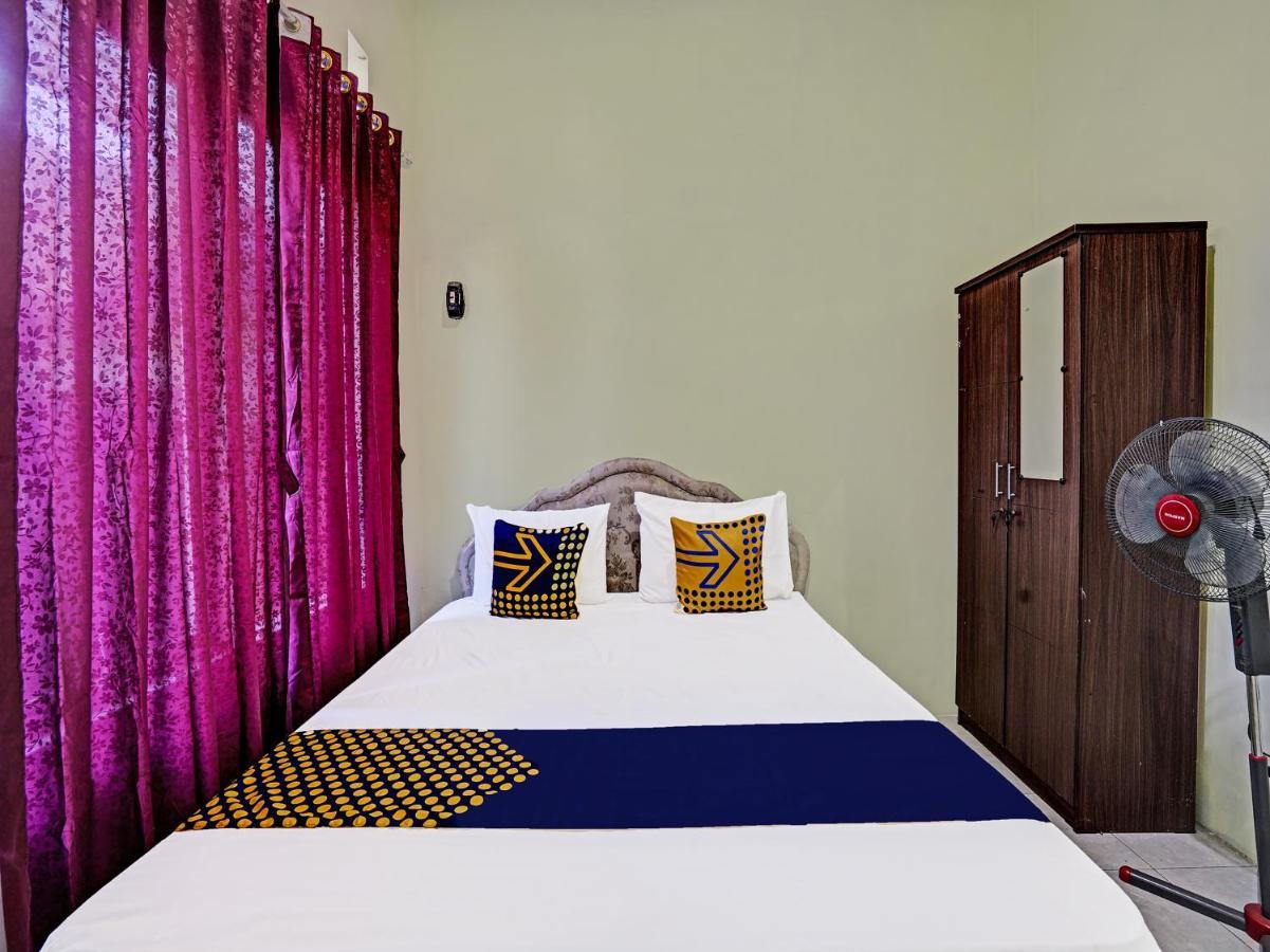 Hotel Spot On 91595 Sruni Syariah Gedangan Exterior foto