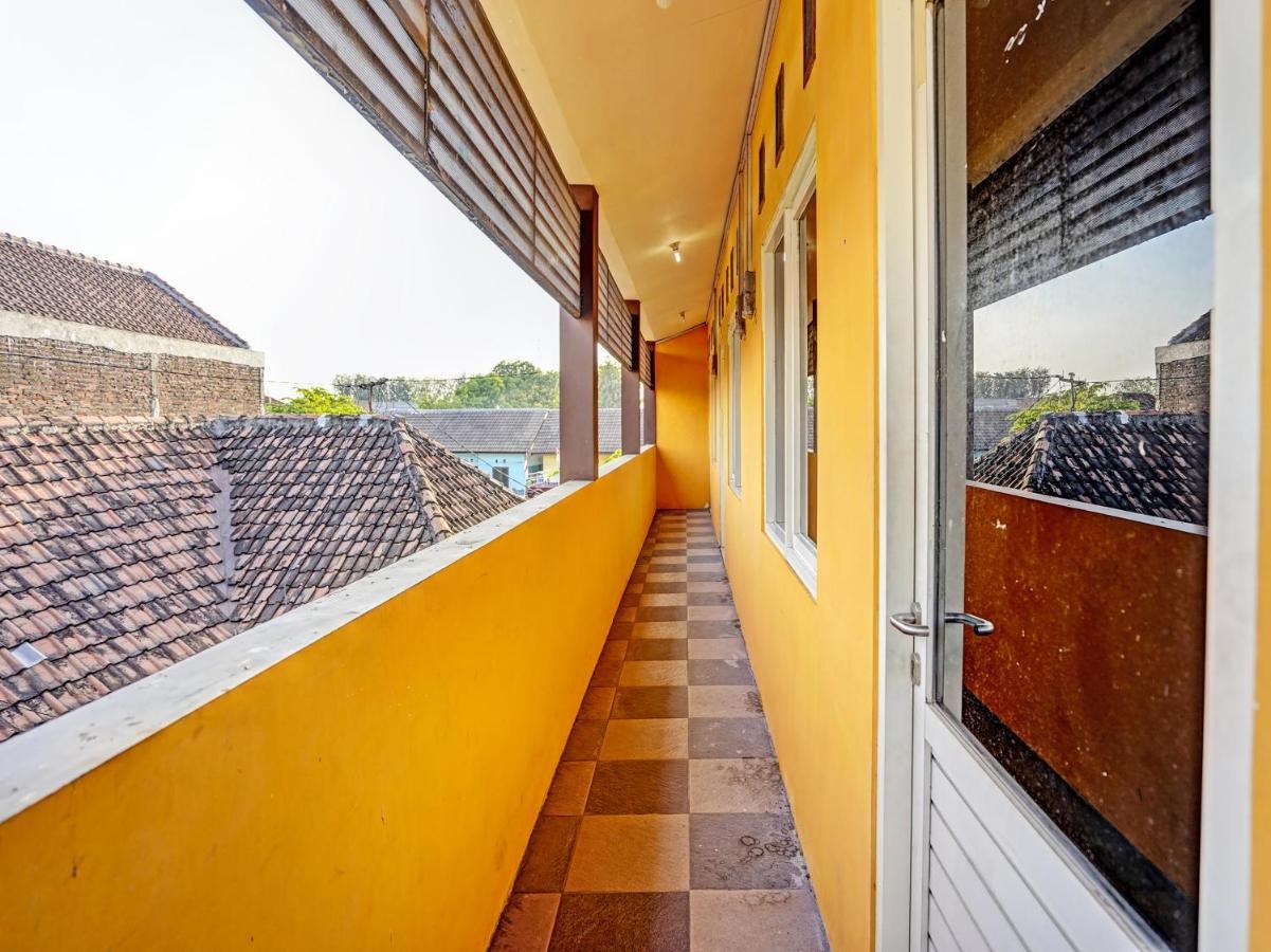 Hotel Spot On 91595 Sruni Syariah Gedangan Exterior foto