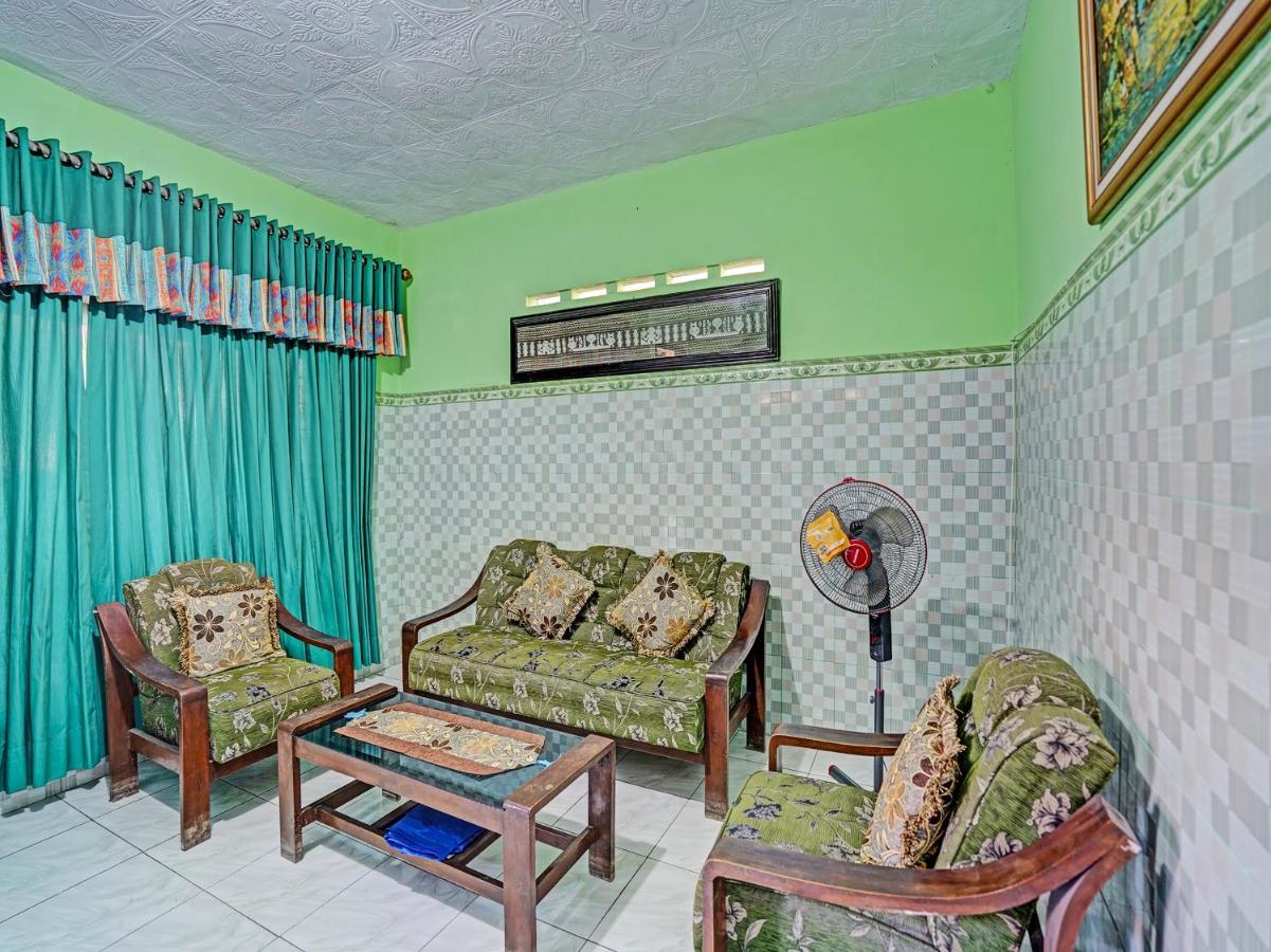 Hotel Spot On 91595 Sruni Syariah Gedangan Exterior foto